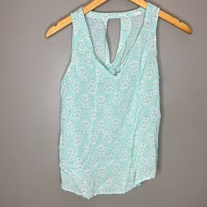 Old navy v neck cut out floral tank top